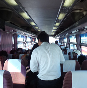 バス車内 バス車内